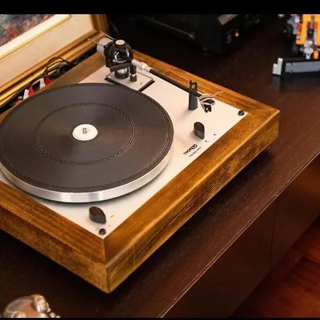 Vintage Flat *